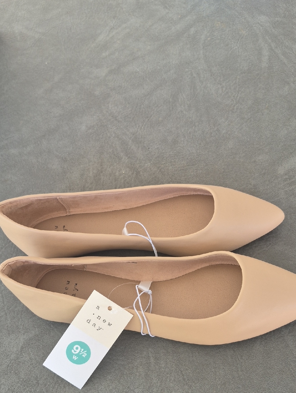 a new day Women's Pointed Toe Ballet Flats - Beige